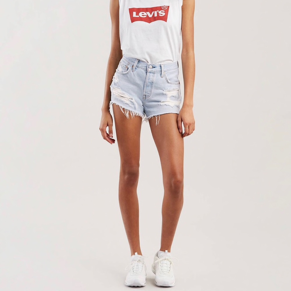 NWT Levi’s 501 shorts in color ‘Got Owned’ Size 29